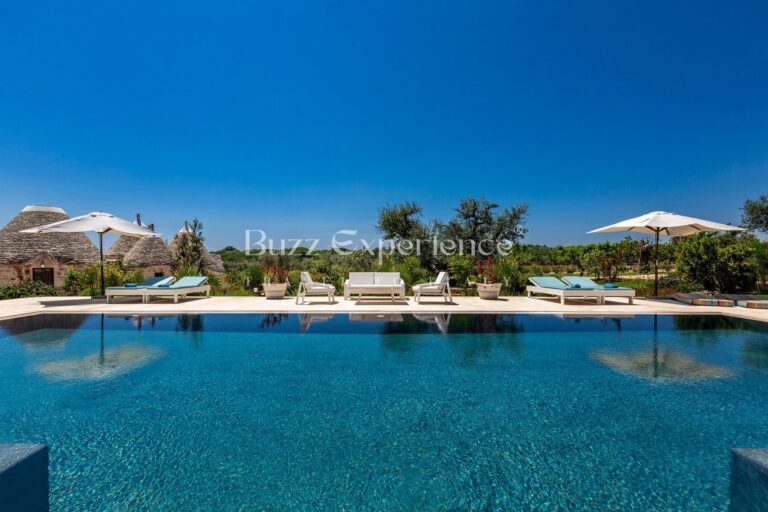 Buzz_Experience-Trulli_Panorama-Ostuni_17