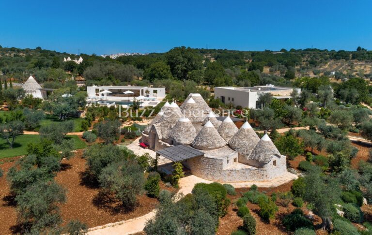 Buzz_Experience-Trulli_Panorama-Ostuni_23