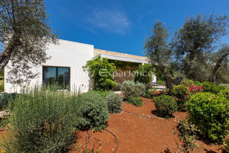 Buzz_Experience-Trulli_Panorama-Ostuni_28