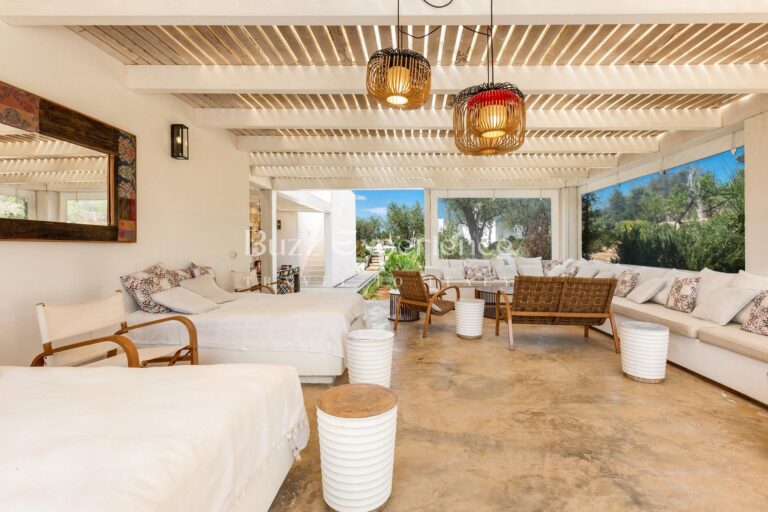 Buzz_Experience-Trulli_Panorama-Ostuni_39