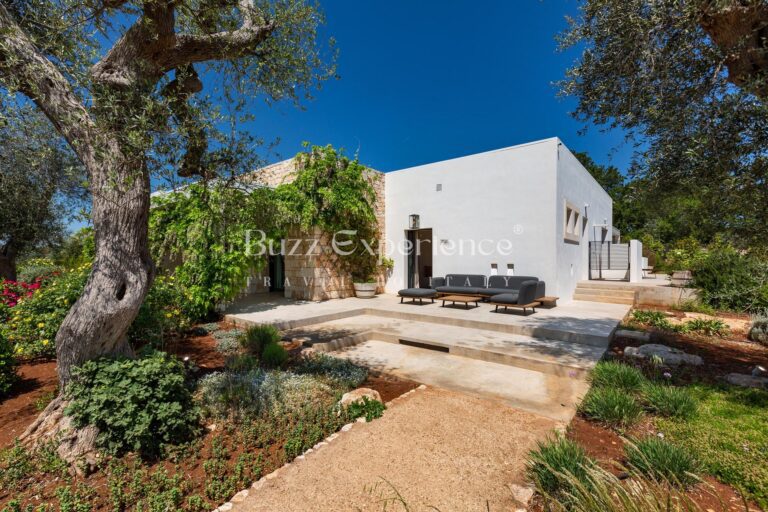 Buzz_Experience-Trulli_Panorama-Ostuni_7