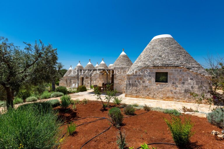 Buzz_Experience-Trulli_Panorama-Ostuni_78