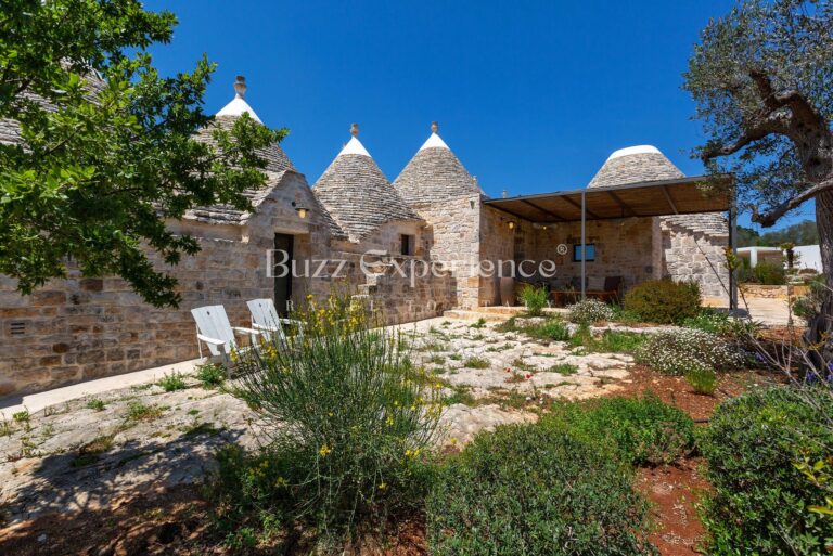 Buzz_Experience-Trulli_Panorama-Ostuni_79