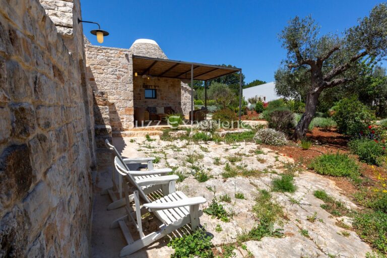 Buzz_Experience-Trulli_Panorama-Ostuni_97